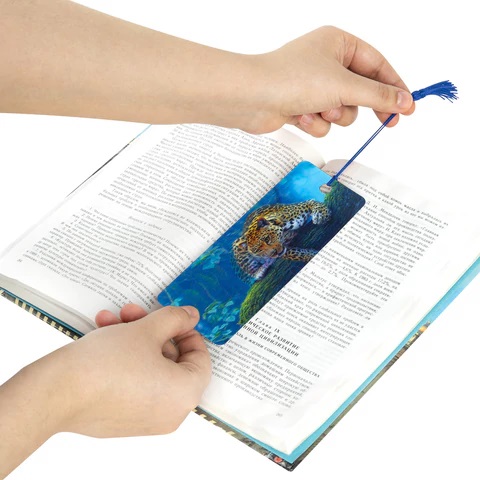 5_Закладка для книг с линейкой, 3D-объемная BRAUBERG Леопард, с декоративным шнурком
